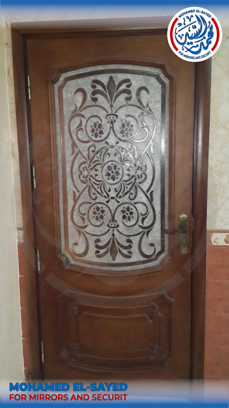 الحفر علي الزجاج