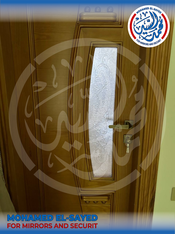 الحفر علي الزجاج